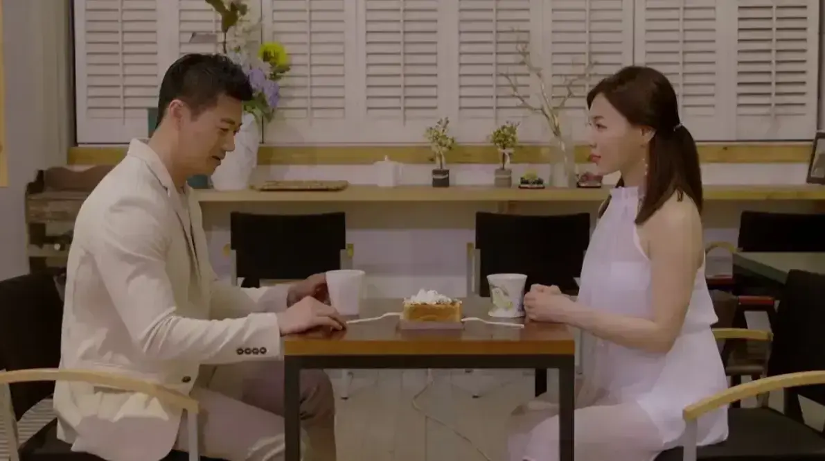 《邻居家妻子》韩国电影未删减1080P韩语中字-我邻居的老婆高清在线观看-《邻居家妻子》百度网盘夸克迅雷下载-探索乏味婚姻中的情感越界