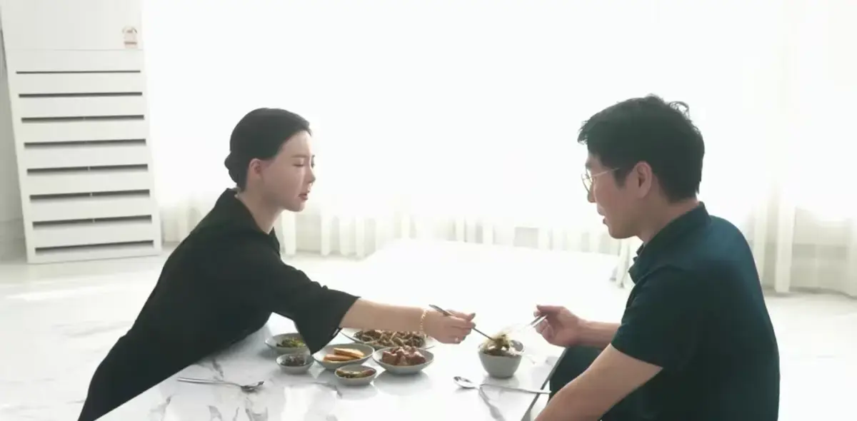 《50岁继母的诱惑》资源下载-未删减中文版4K高清免费在线看无广告-打破韩国伦理片框架的年度黑马，50岁继母的诱惑禁忌拉扯
