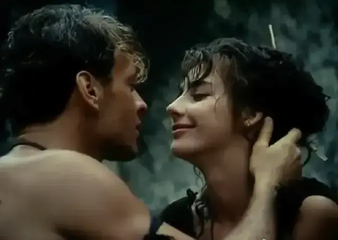 免费观看《激情丛林》无删减完整版-1080P高清画质在线播放-电影《激情丛林》意大利全片正版资源